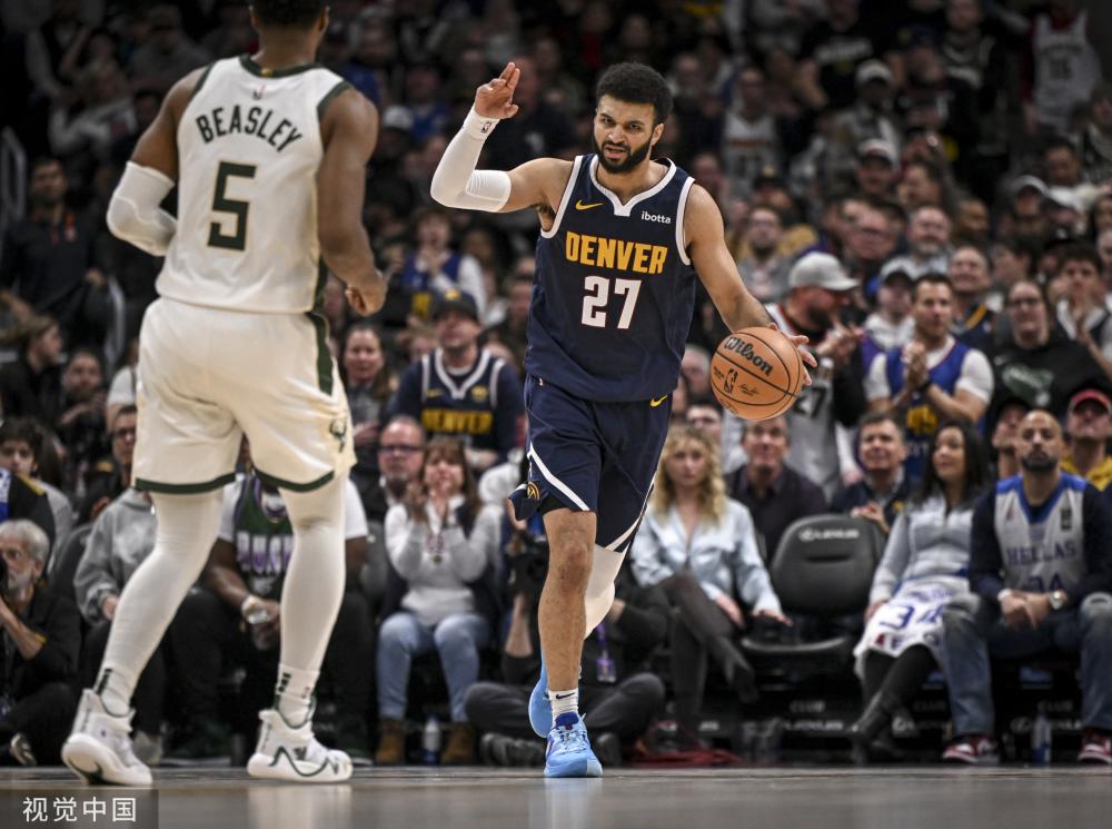 球迷们对他 球迷们对他